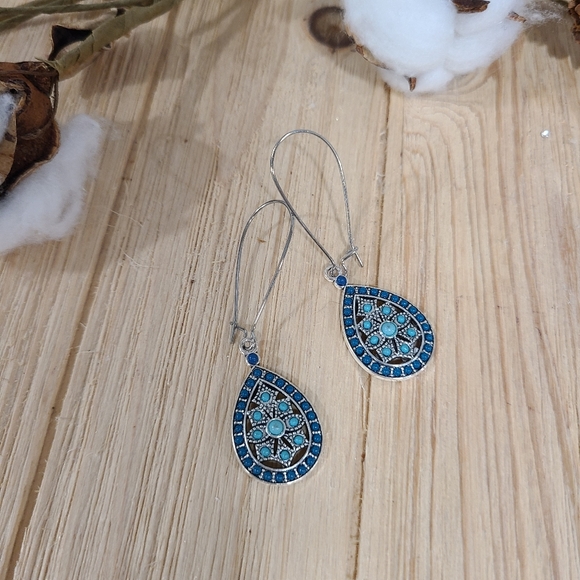 💙💙NEW💙💙BEAUTIFUL!! BOHOMEIAN INK BLUE Dangle Earrings 💙💙 - Picture 8 of 12